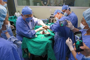 cloning a dog in South Korea.jpg